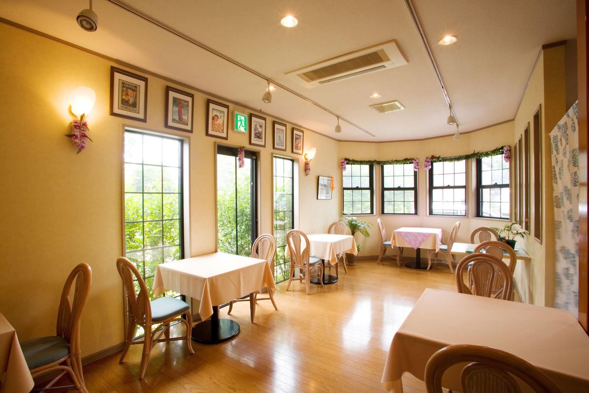 ペンションカパルア軽井沢 Hotel คารุอิซาว่า ภายนอก รูปภาพ